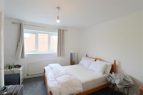 BEDROOM1.JPG