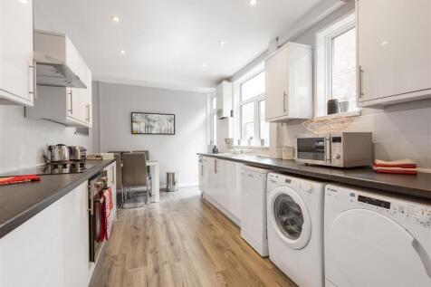 Kitchen pic.jpg