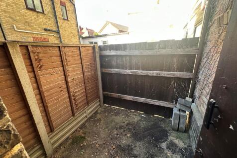 500 london road g...