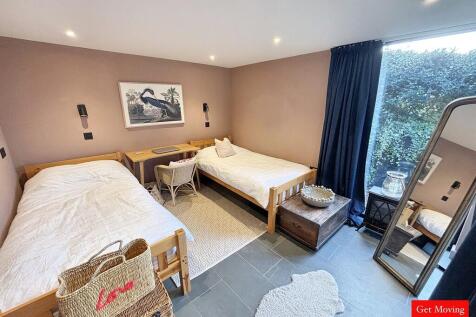 Annex  Bedroom 2