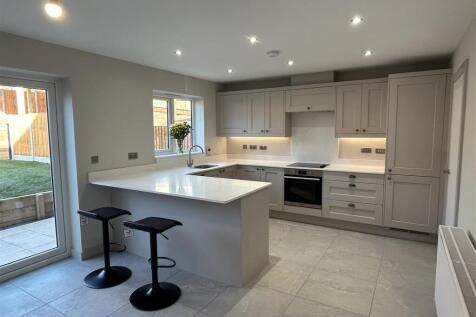 Kitchen 1.jpeg