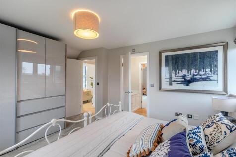 8629714-interior45.jpg
