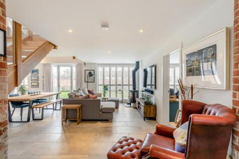 8639408-interior14.jpg