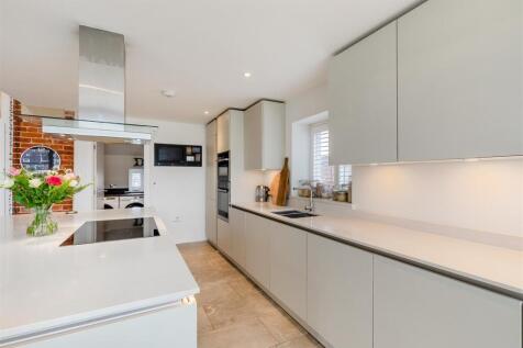 8639408-interior18.jpg