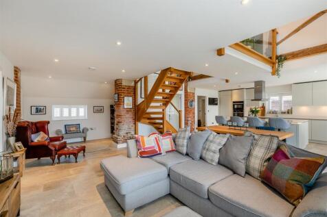 8639408-interior15.jpg