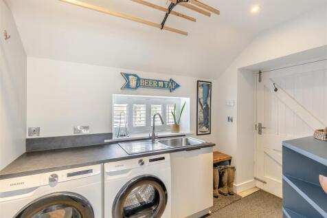 8639408-interior19.jpg
