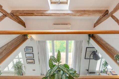 8639408-interior20.jpg