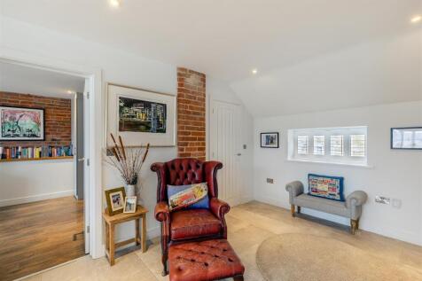 8639408-interior12.jpg