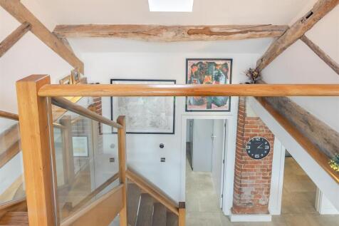 8639408-interior21.jpg