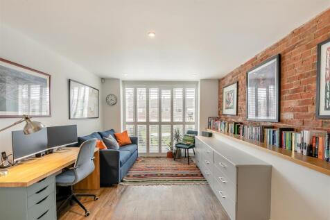 8639408-interior35.jpg