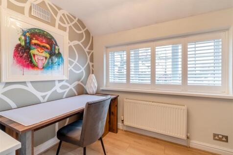 8635616-interior45.jpg