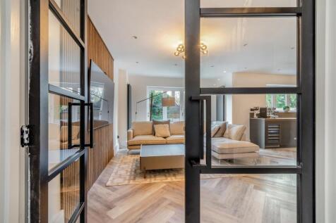 8628166-interior10.jpg