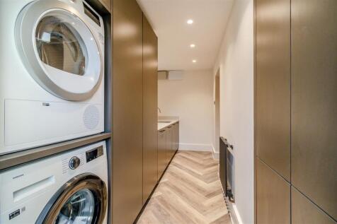 8628166-interior45.jpg