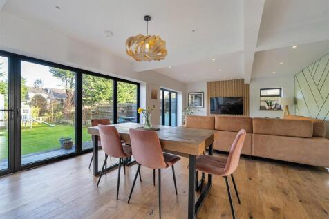 Open Plan - Dining Area
