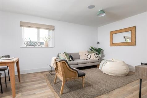 Spacious Lounge