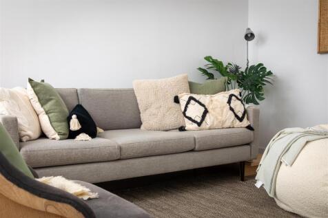 Lounge Detail
