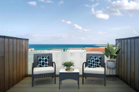 Top Floor Balcony with Sea Views