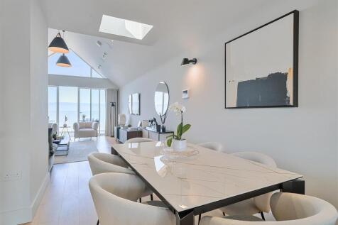 Spacious Open plan Living Space