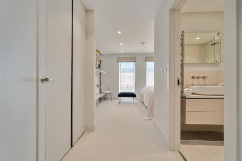Spacious Double Bedroom with Built-in Wardrobes