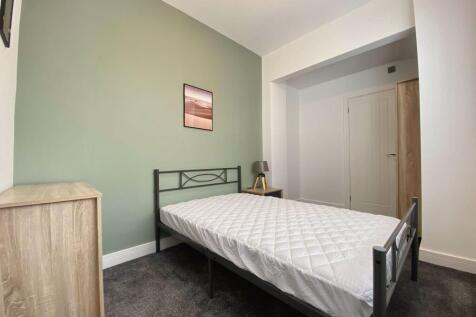 Room 4 for rent