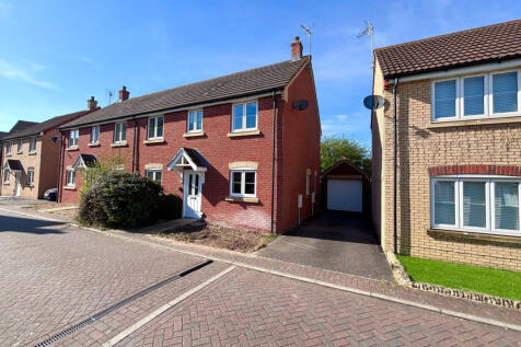 4 Bedroom Semi Detached for Rent