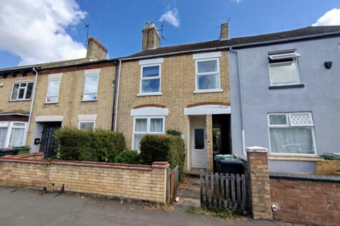 4 bed Terrace House to rent