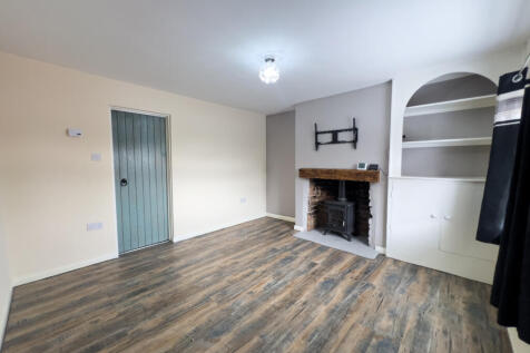 2 Bedroom Terraced for Rent