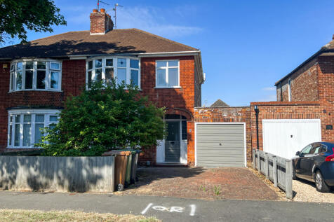 3 bed semi detached to rent