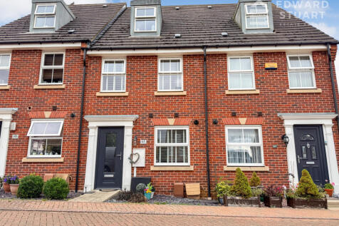 3 Bedroom Town House for Sale