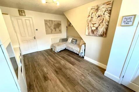 33 G Living Room.jpg