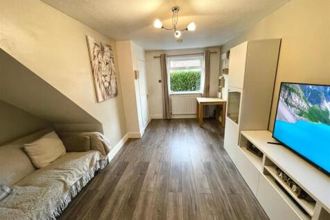 33 G living room 2.jpg