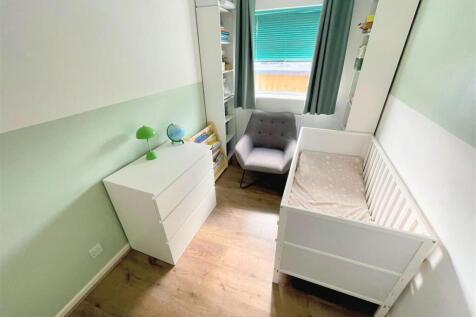 33 G 2nd Bedroom.jpg