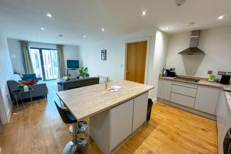 leyalandhouse76IMG_2262_edited.jpg