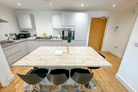 leyalandhouse76IMG_2272_edited.jpg