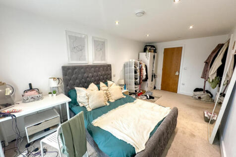 leyalandhouse76IMG_2281_edited.jpg