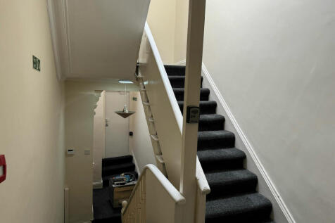 hyltonrd5.jpg