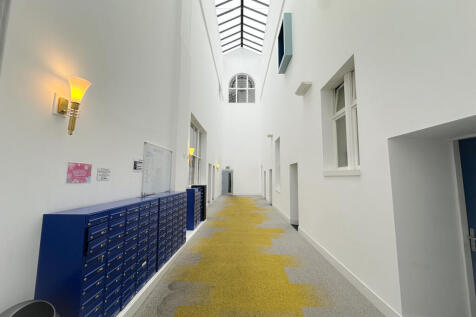 apt40x1townhall image00015_edited.jpg