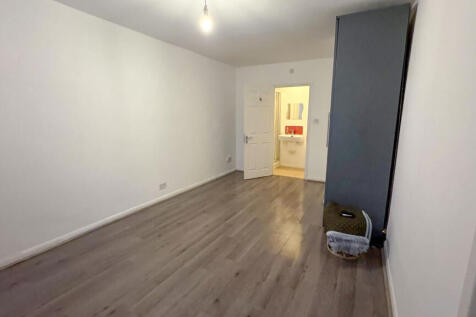 bastable943484WhatsApp Image 2025-11-24 at 15.0...