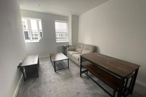 stonecros94743living room.jpg