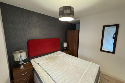 echocentrsl495858Bedroom .jpg