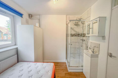 BATTEN28437305-09-2025__21-11-27_IMG_9495_edite...