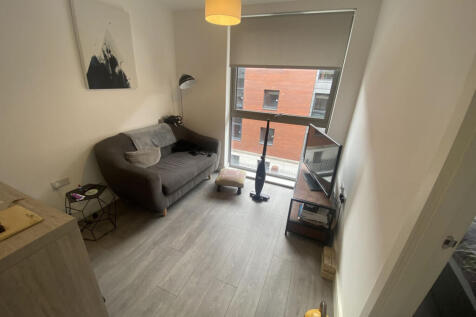 palatinegsdje84438, 16 HS Kitchen.jpg