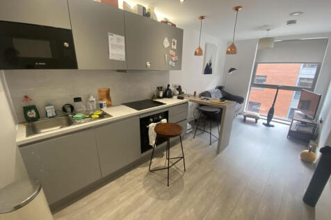 palatinegsdje84438, 16 HS Living room.jpg