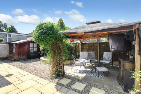 rear-garden-2-.jpg