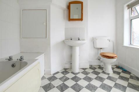 Bathroom-4.jpg