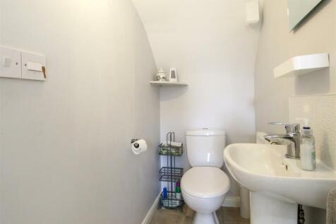 Dowsnstairs-WC-.jpg