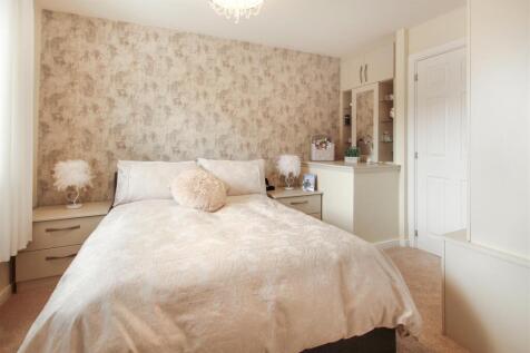 Bedroom One (1).jpg