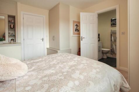 Bedroom One (2).jpg