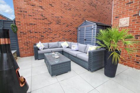 Rear Garden (5).jpg