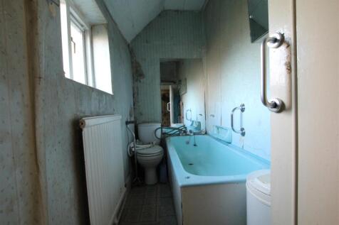 Bathroom.JPG